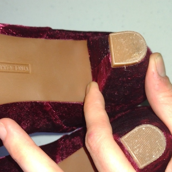 VINCE Camuto Evanata Crushed Velvet Bootie Red size 8.5 - Picture 8 of 14